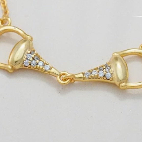 Gorgeous upscale Neiman Marcus 18KT dip White Horse Bit necklace